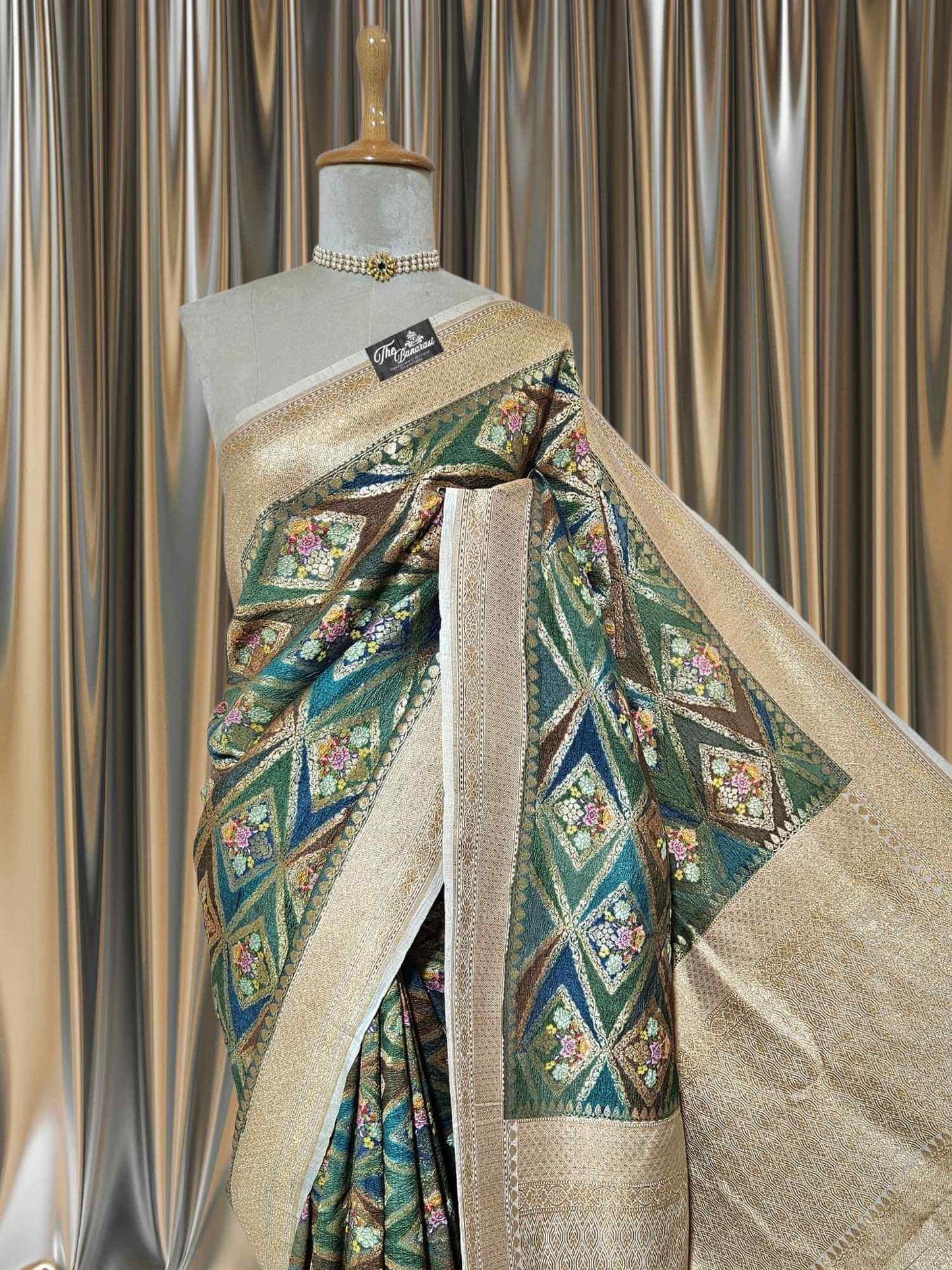 Multi-hued Pure Tussar Georgette Hand Brush Design Banarasi Handloom Saree