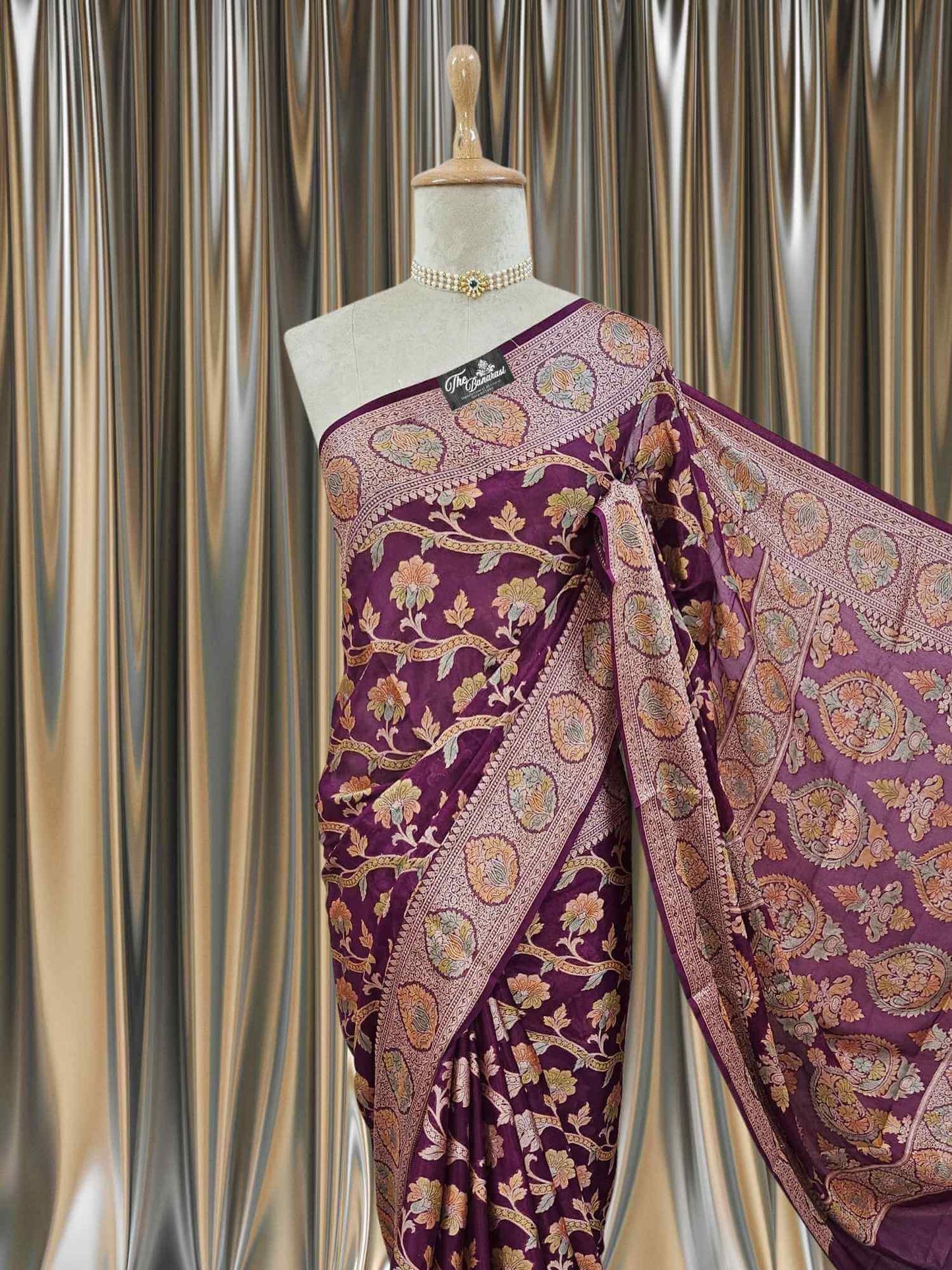Close-up of Lightweight Blackberry Purple Handloom Chiffon Banarasi Saree with Gold Zari Work