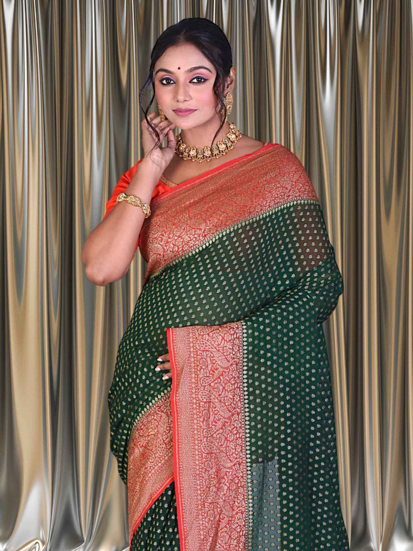 Close-up of 2D Shade Khaddi Georgette Handwoven Banarasi Saree with Antique Zari Work